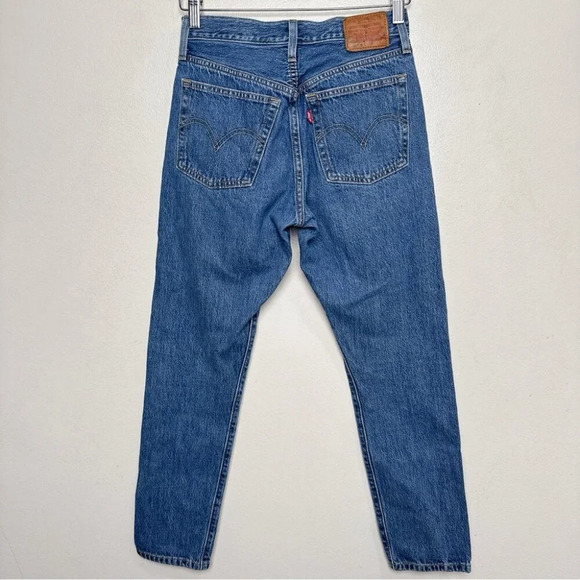 Levi's Womens 25 Skinny 501 Button Fly Medium Wash Jeans - Picture 16 of 16